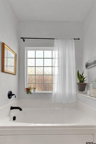 1505 Lucy Circle, Lindale, TX 75771