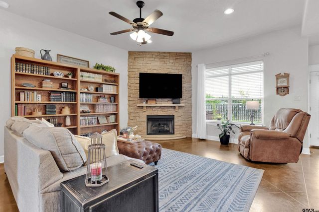 1505 Lucy Circle, Lindale, TX 75771