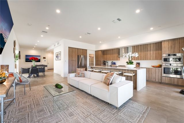 16 Heron Harbour Drive, Henderson, NV 89011