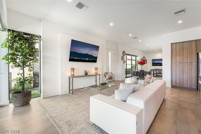 16 Heron Harbour Drive, Henderson, NV 89011