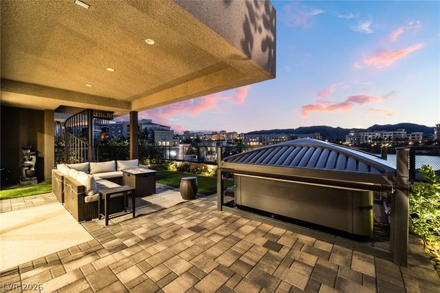 16 Heron Harbour Drive, Henderson, NV 89011