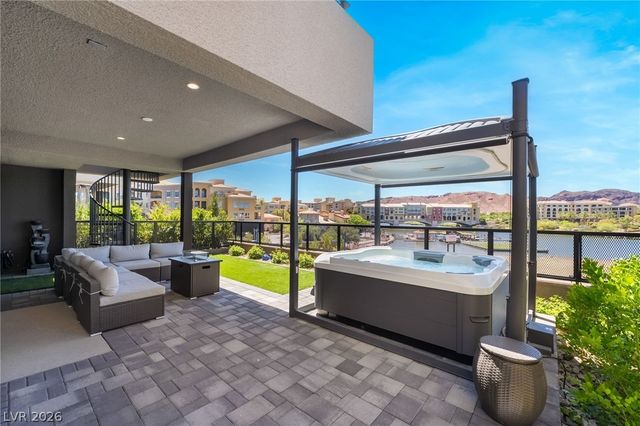 16 Heron Harbour Drive, Henderson, NV 89011