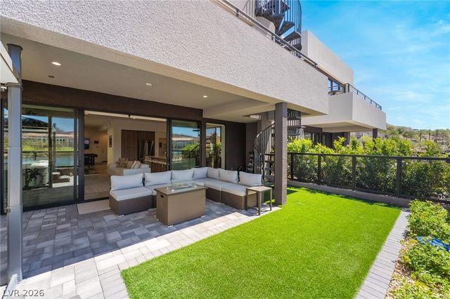 16 Heron Harbour Drive, Henderson, NV 89011