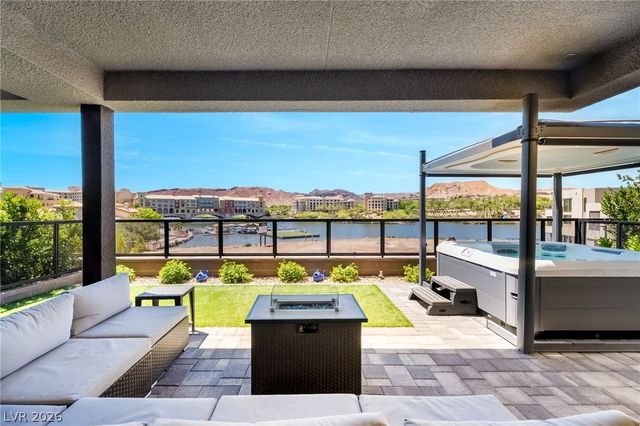 16 Heron Harbour Drive, Henderson, NV 89011