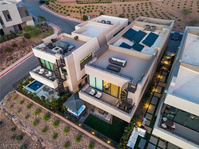 16 Heron Harbour Drive, Henderson, NV 89011