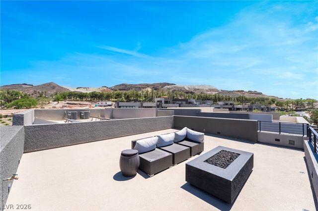16 Heron Harbour Drive, Henderson, NV 89011