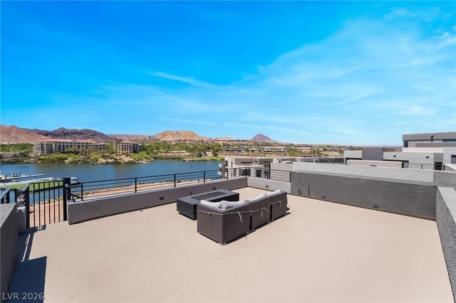 16 Heron Harbour Drive, Henderson, NV 89011