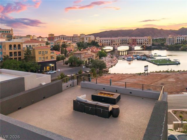 16 Heron Harbour Drive, Henderson, NV 89011