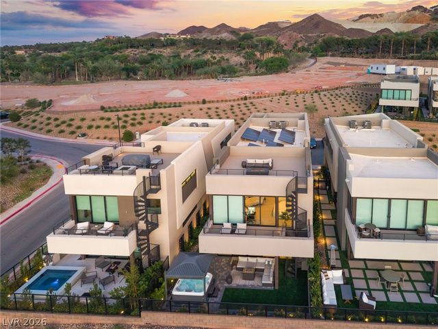 16 Heron Harbour Drive, Henderson, NV 89011