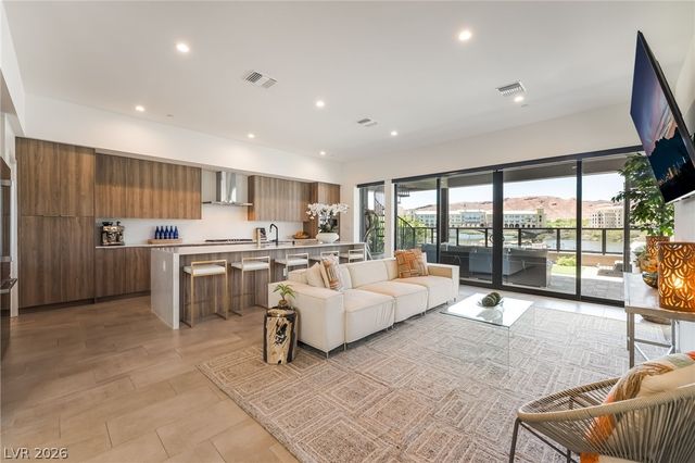 16 Heron Harbour Drive, Henderson, NV 89011