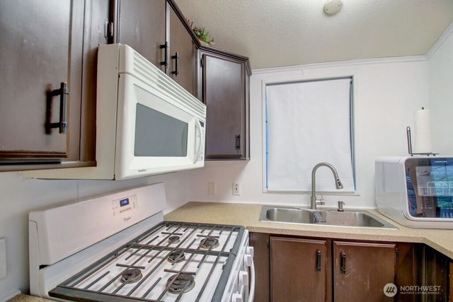 35 Branch Circle, Deming, WA 98244