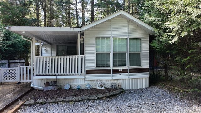 35 Branch Circle, Deming, WA 98244