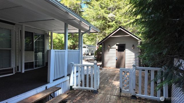 35 Branch Circle, Deming, WA 98244