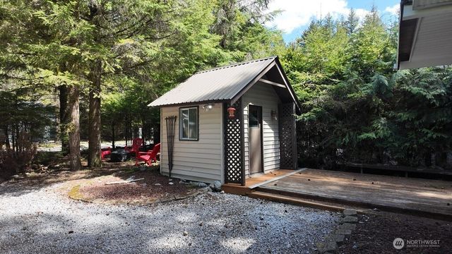 35 Branch Circle, Deming, WA 98244