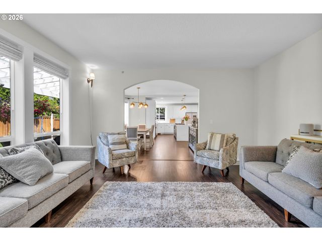 22379 Sw 107TH Ave, Tualatin, OR 97062