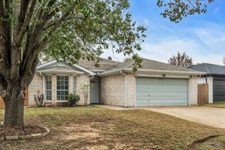 1725 Gainsborough Way, Fort Worth, TX 76134