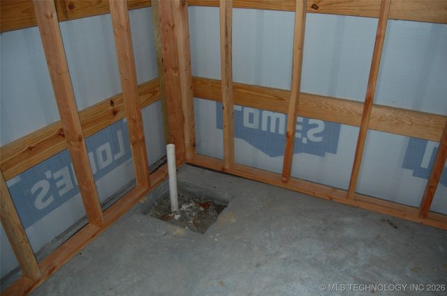 28755 S 230 Road, Henryetta, OK 74437