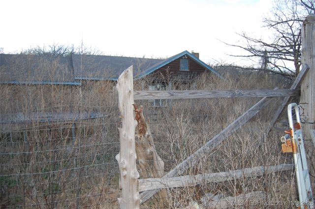 28755 S 230 Road, Henryetta, OK 74437