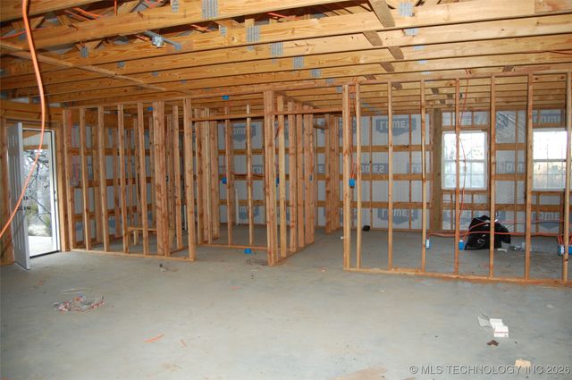 28755 S 230 Road, Henryetta, OK 74437