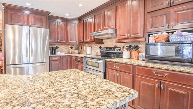 5028 Jamie NE Court, Woodstock, GA 30188