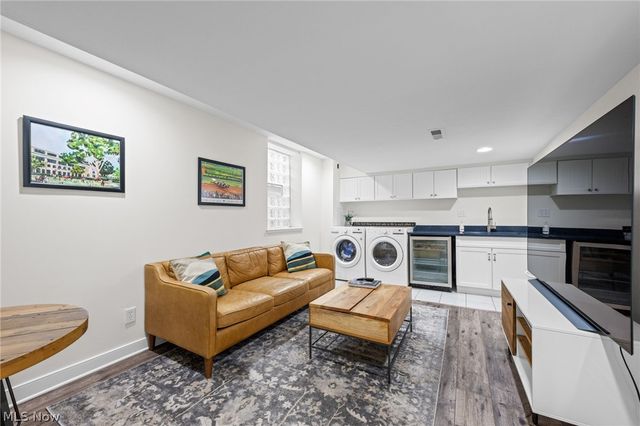 118 Kenton Road, Chagrin Falls, OH 44022