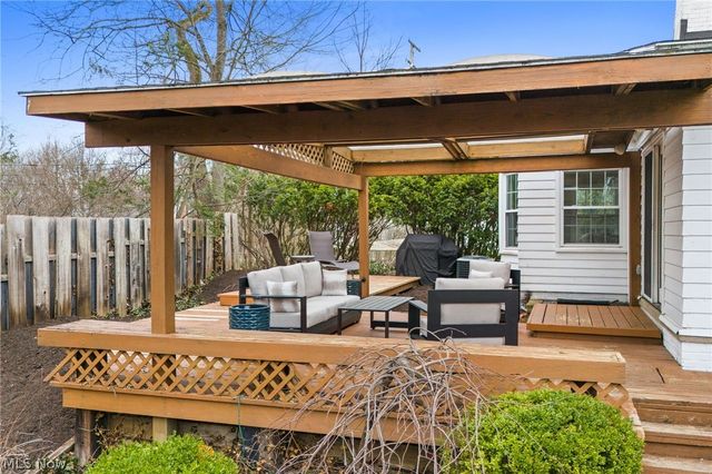 118 Kenton Road, Chagrin Falls, OH 44022