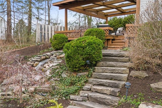 118 Kenton Road, Chagrin Falls, OH 44022