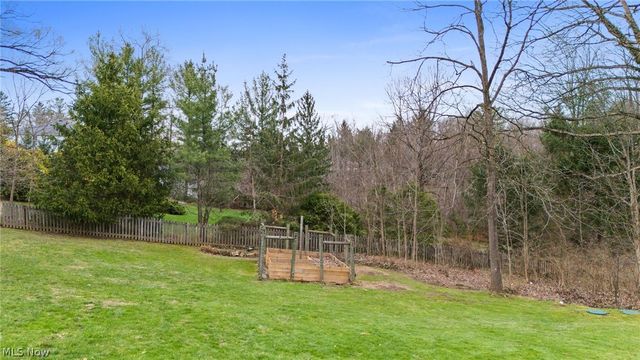 118 Kenton Road, Chagrin Falls, OH 44022