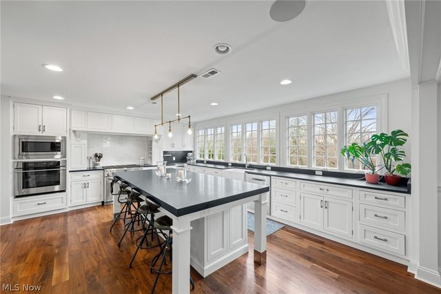 118 Kenton Road, Chagrin Falls, OH 44022