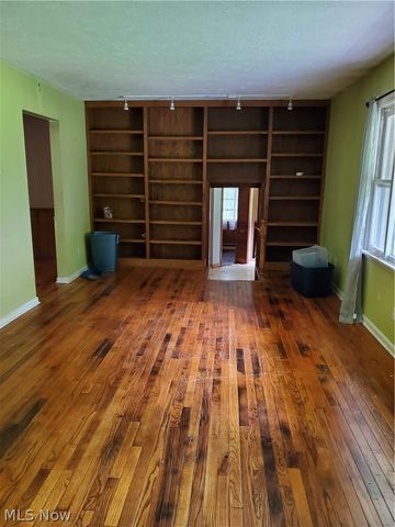 18418 Geauga Lake Road, Chagrin Falls, OH 44023