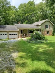 18418 Geauga Lake Road, Chagrin Falls, OH 44023