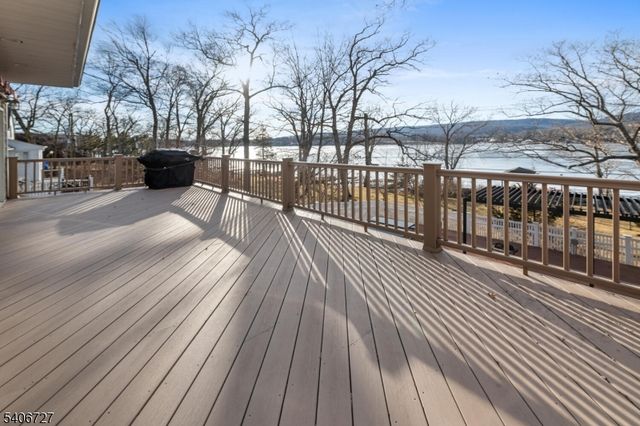 212 Long Pond Rd, West Milford Twp., NJ 07421