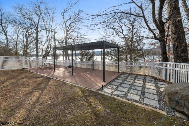 212 Long Pond Rd, West Milford Twp., NJ 07421