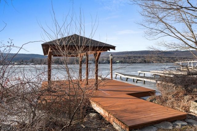 212 Long Pond Rd, West Milford Twp., NJ 07421