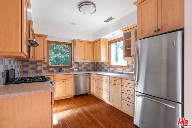 3705 Fredonia Drive, Los Angeles, CA 90068