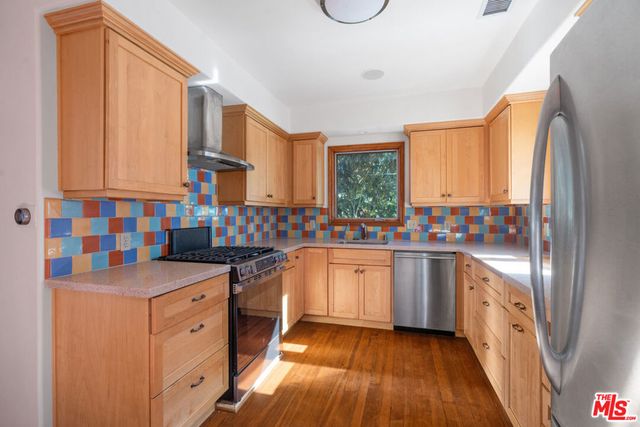 3705 Fredonia Drive, Los Angeles, CA 90068