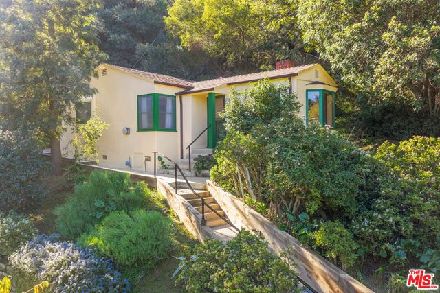 3705 Fredonia Drive, Los Angeles, CA 90068