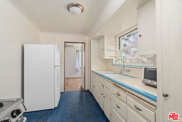 3705 Fredonia Drive, Los Angeles, CA 90068