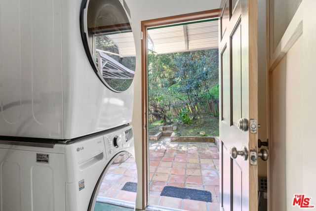 3705 Fredonia Drive, Los Angeles, CA 90068