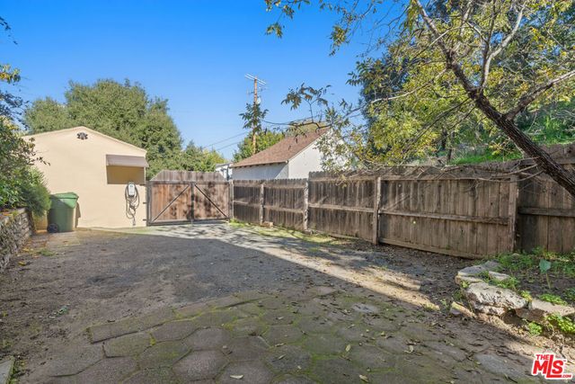 3705 Fredonia Drive, Los Angeles, CA 90068