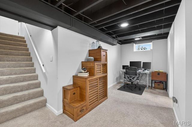 5573 Lindenwood Avenue, St Louis, MO 63109