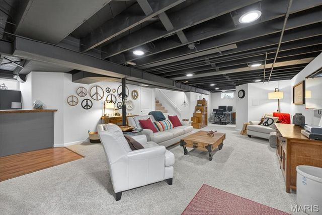 5573 Lindenwood Avenue, St Louis, MO 63109
