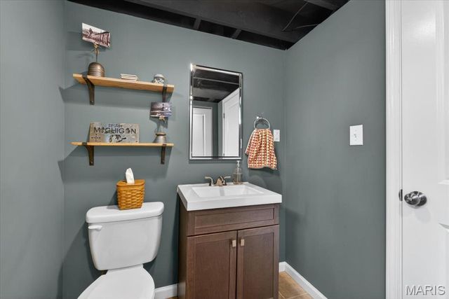 5573 Lindenwood Avenue, St Louis, MO 63109