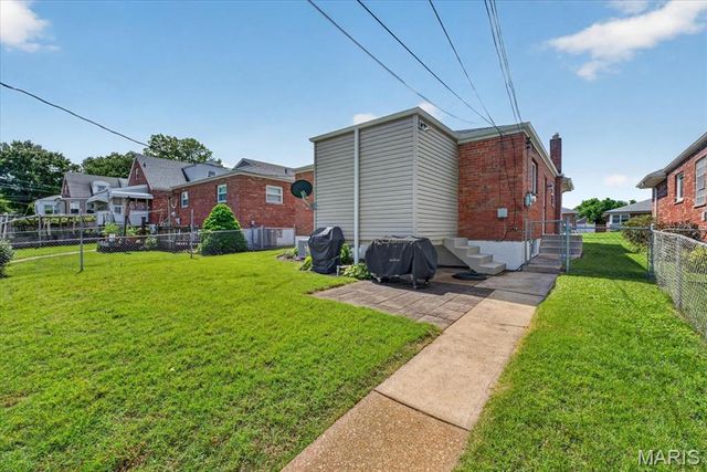 5573 Lindenwood Avenue, St Louis, MO 63109