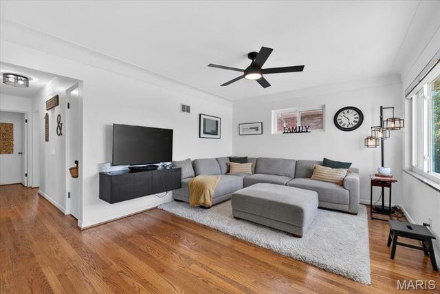 5573 Lindenwood Avenue, St Louis, MO 63109
