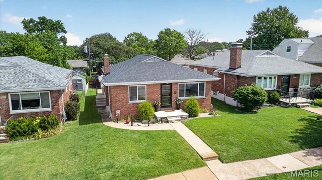 5573 Lindenwood Avenue, St Louis, MO 63109