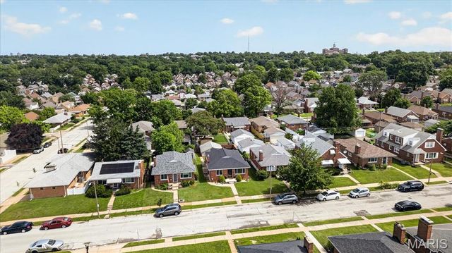 5573 Lindenwood Avenue, St Louis, MO 63109