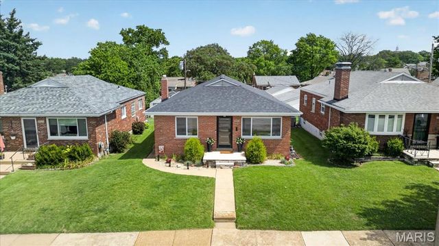 5573 Lindenwood Avenue, St Louis, MO 63109
