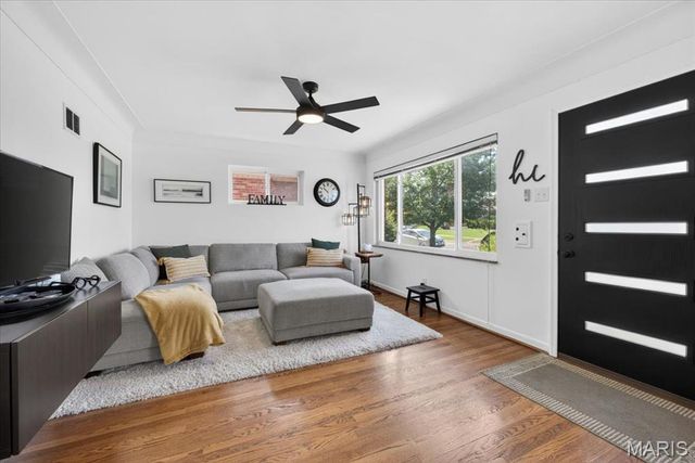 5573 Lindenwood Avenue, St Louis, MO 63109