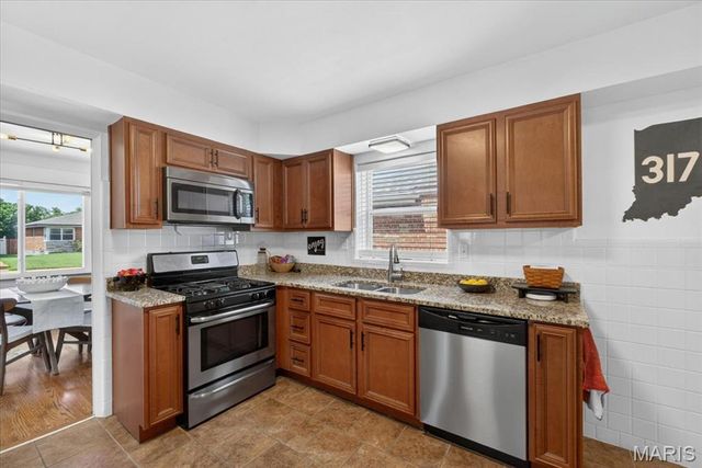 5573 Lindenwood Avenue, St Louis, MO 63109